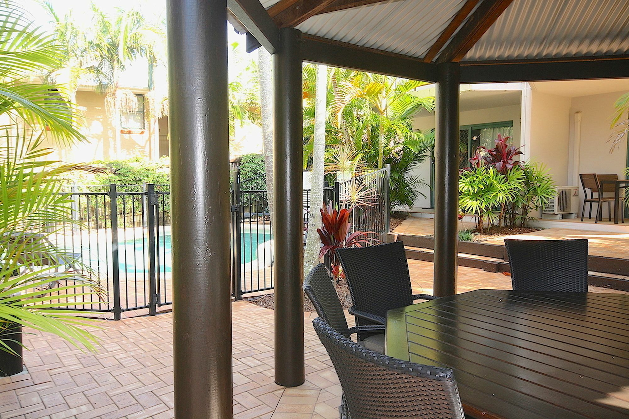Cossies By The Sea Apart otel Byron Bay Dış mekan fotoğraf